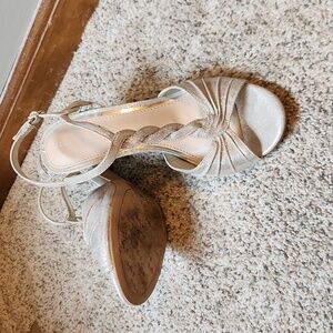 Kelly & Katie size 9 dusty gold strappy heels